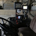 Cockpit du tracteur au semis de betteraves (écran du GPS+ écran du semoir), AgTech - Crédit photo_ @benj_thi.JPG