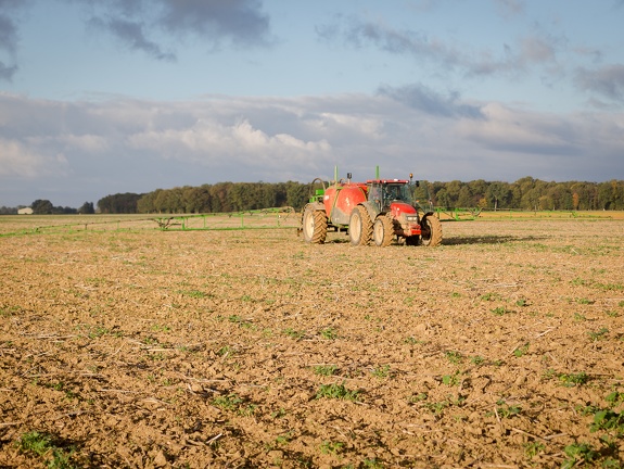 Épandage phytosanitaire, glyphosate avant semis, Normandie, Eure - Crédit photo   Nadège PETIT @agri zoom