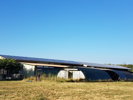 Photovoltaïque sur hangar agricole, solaire, énergie renouvelable 3 - Crédit photo  @Kinou8409