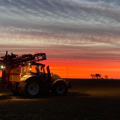 puvlérisateur tracteur coucher de soleil - Marc Delaporte
